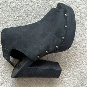 Used Aldo Black Platform Heels